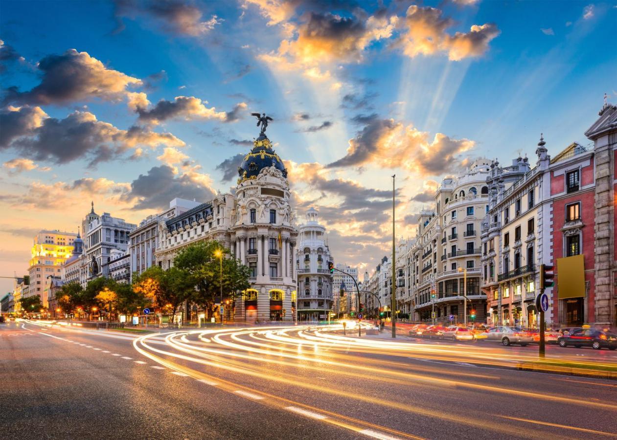 Bed and Breakfast La Reina De Gran Via - Parking Tph Madrid Esterno foto