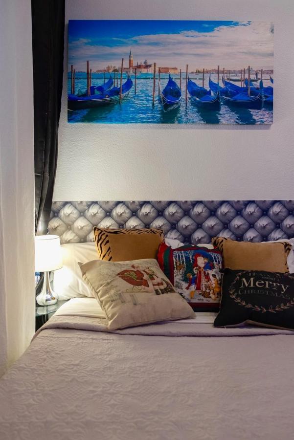 Bed and Breakfast La Reina De Gran Via - Parking Tph Madrid Esterno foto
