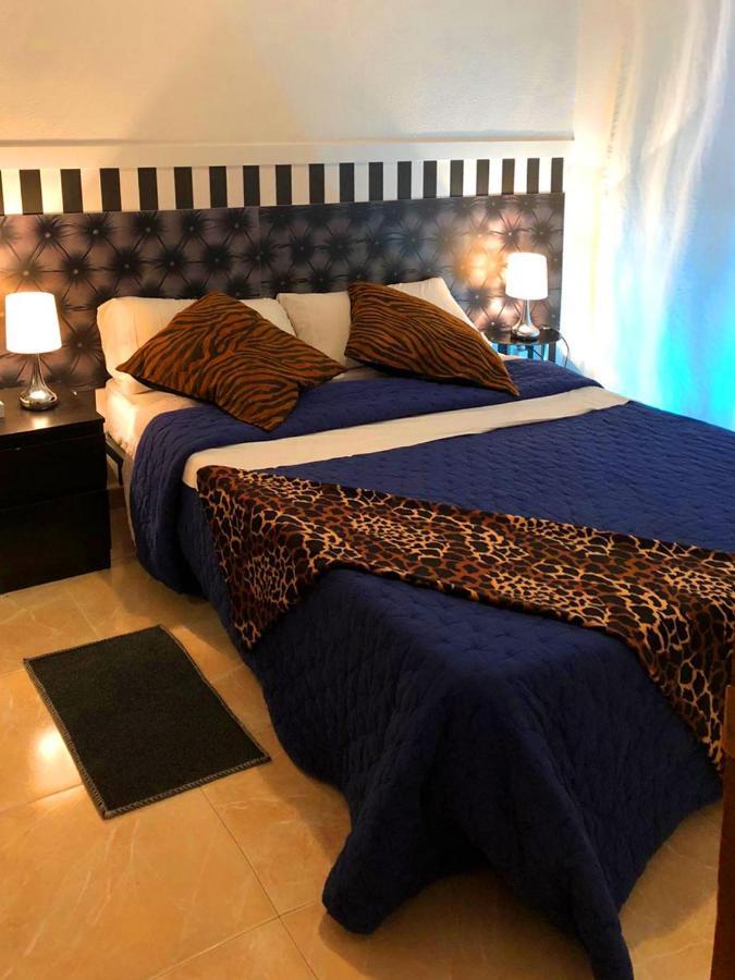 Bed and Breakfast La Reina De Gran Via - Parking Tph Madrid Esterno foto
